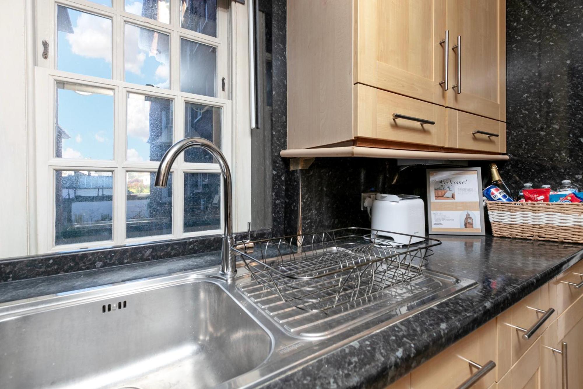 Beautiful 3 Bedroom Flat In Scott Ellis Gardens Londýn Exteriér fotografie
