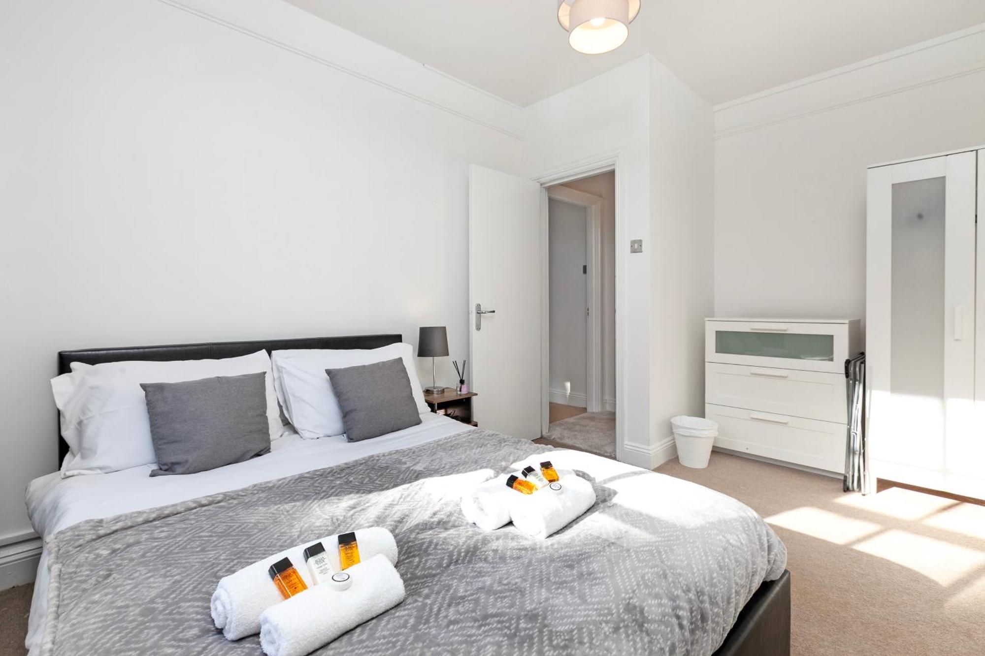 Beautiful 3 Bedroom Flat In Scott Ellis Gardens Londýn Exteriér fotografie