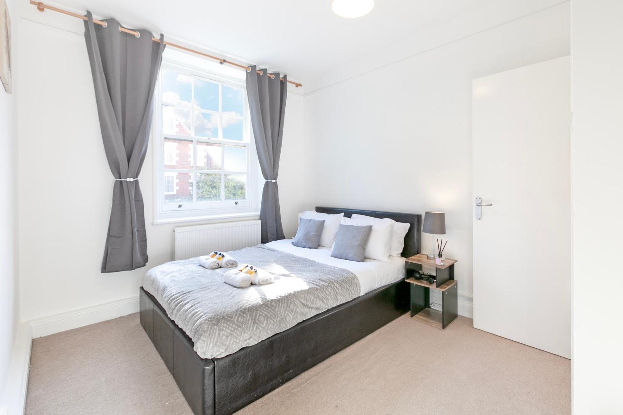Beautiful 3 Bedroom Flat In Scott Ellis Gardens Londýn Exteriér fotografie