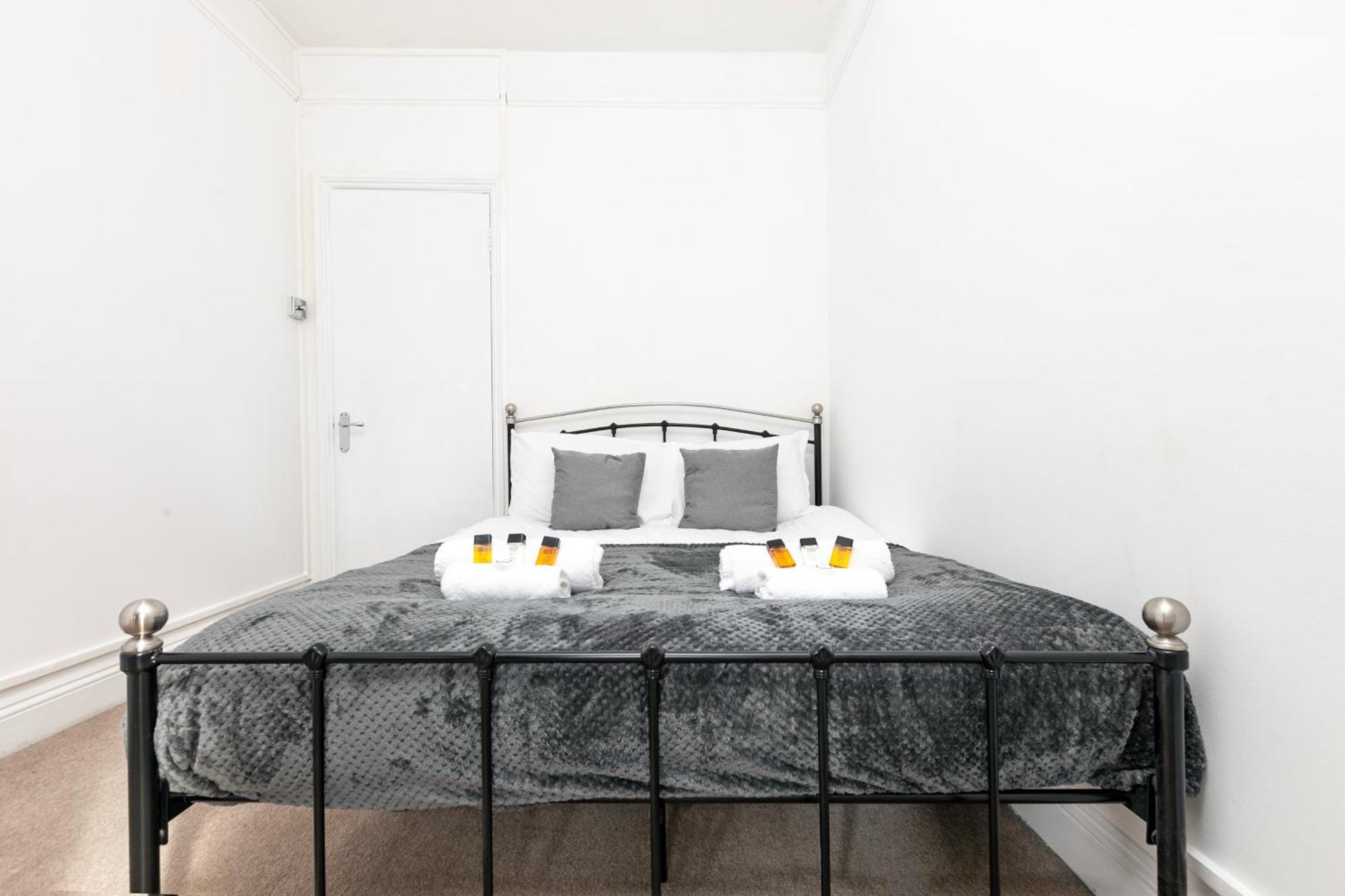 Beautiful 3 Bedroom Flat In Scott Ellis Gardens Londýn Exteriér fotografie