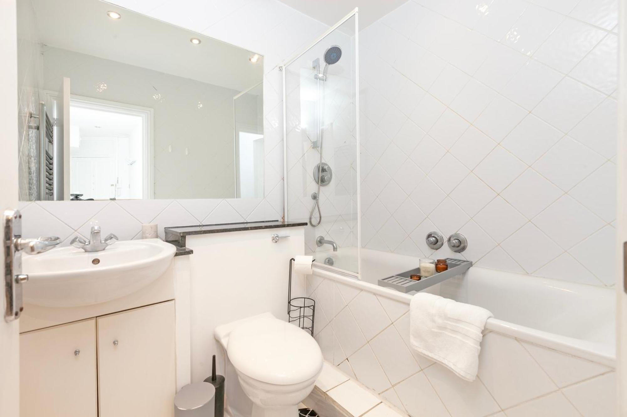 Beautiful 3 Bedroom Flat In Scott Ellis Gardens Londýn Exteriér fotografie