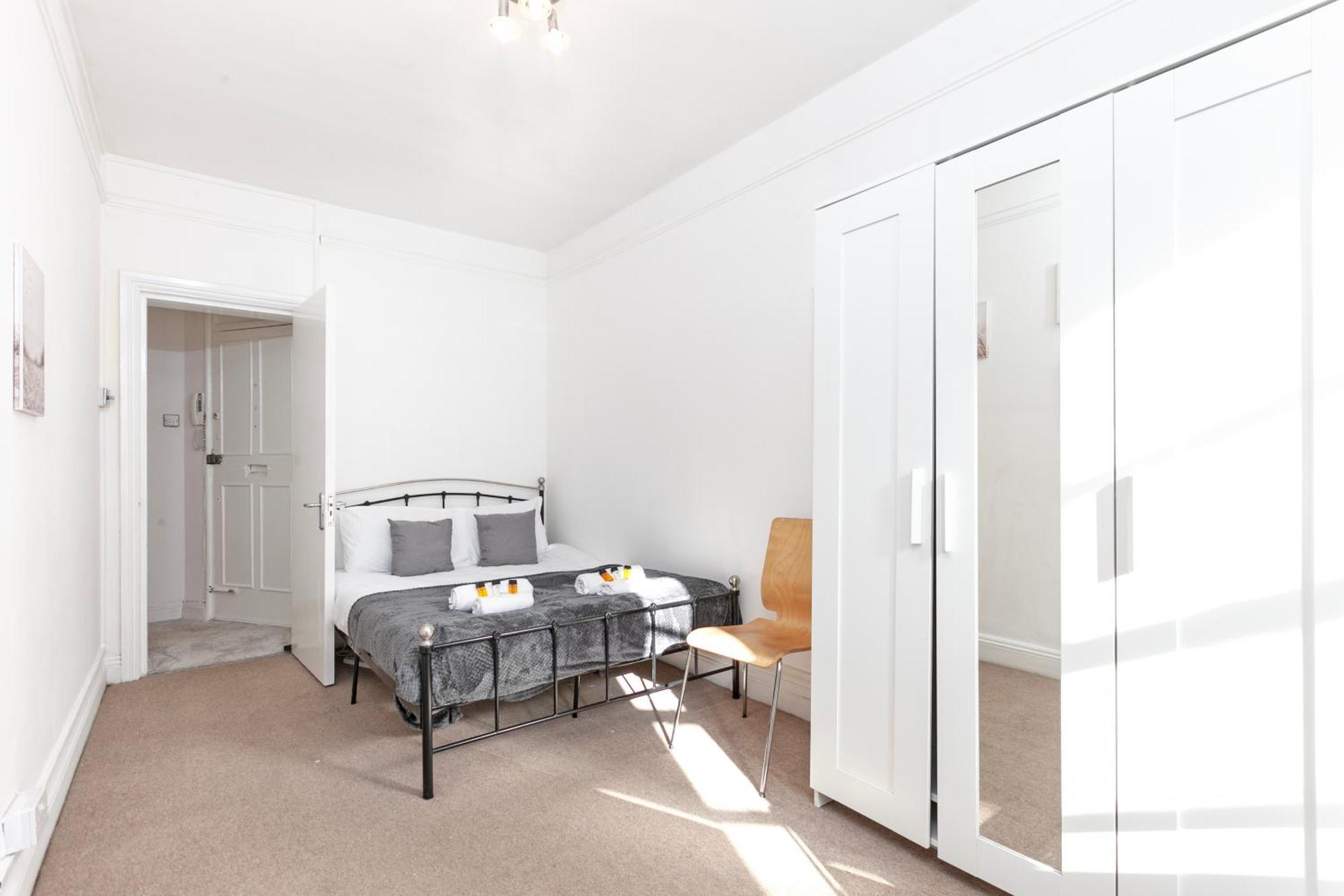 Beautiful 3 Bedroom Flat In Scott Ellis Gardens Londýn Exteriér fotografie