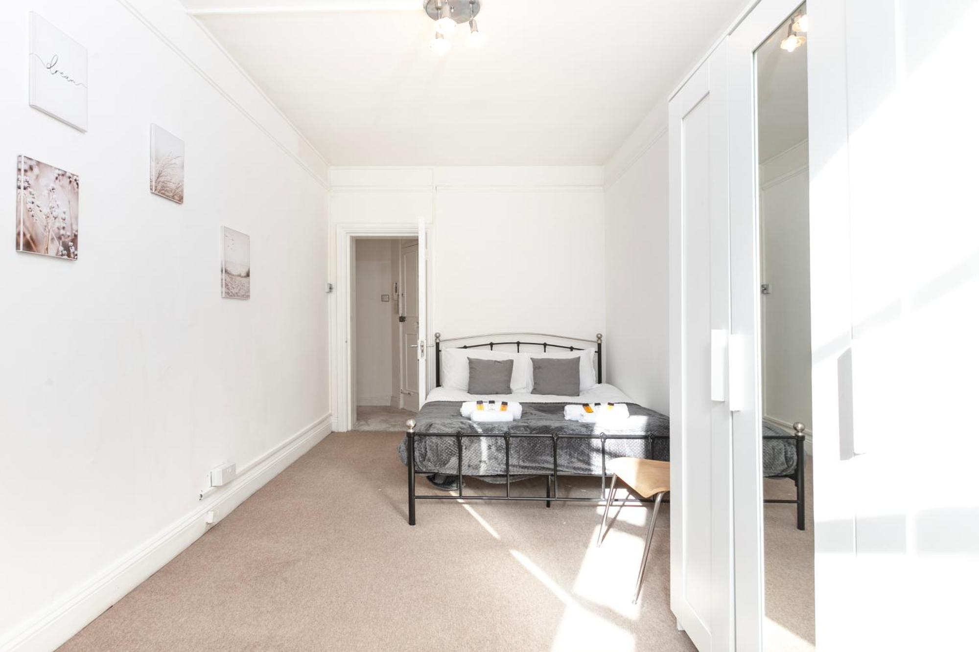 Beautiful 3 Bedroom Flat In Scott Ellis Gardens Londýn Exteriér fotografie